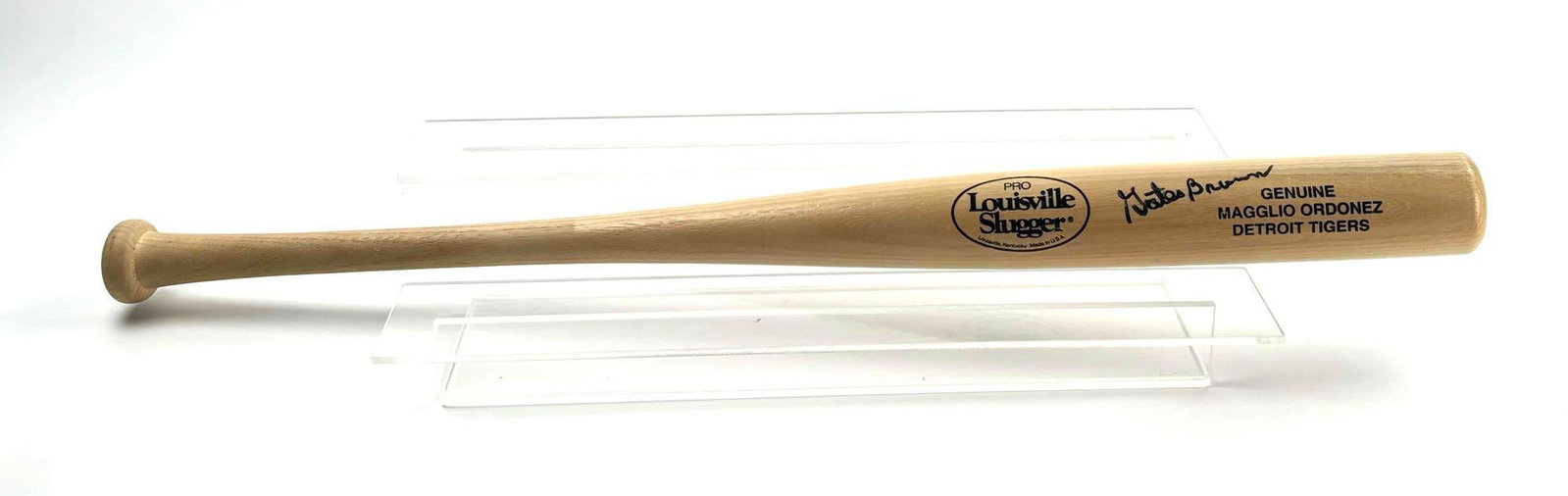 Gates Brown Signed Louisville Slugger (Detroit Tigers): Gates Brown signed Louisville Slugger. (Detroit Tigers) Excellent condition. Please see photos for additional details. Please note all lots show signs of wear commensurate with age and use, and the la