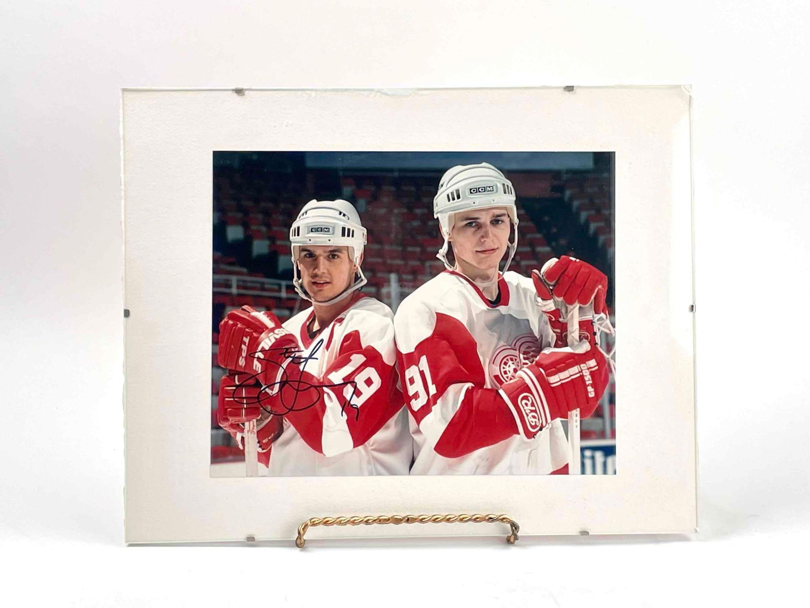 Signed Photograph of Steve Yzerman and Sergei Fedorov (1 of 6)