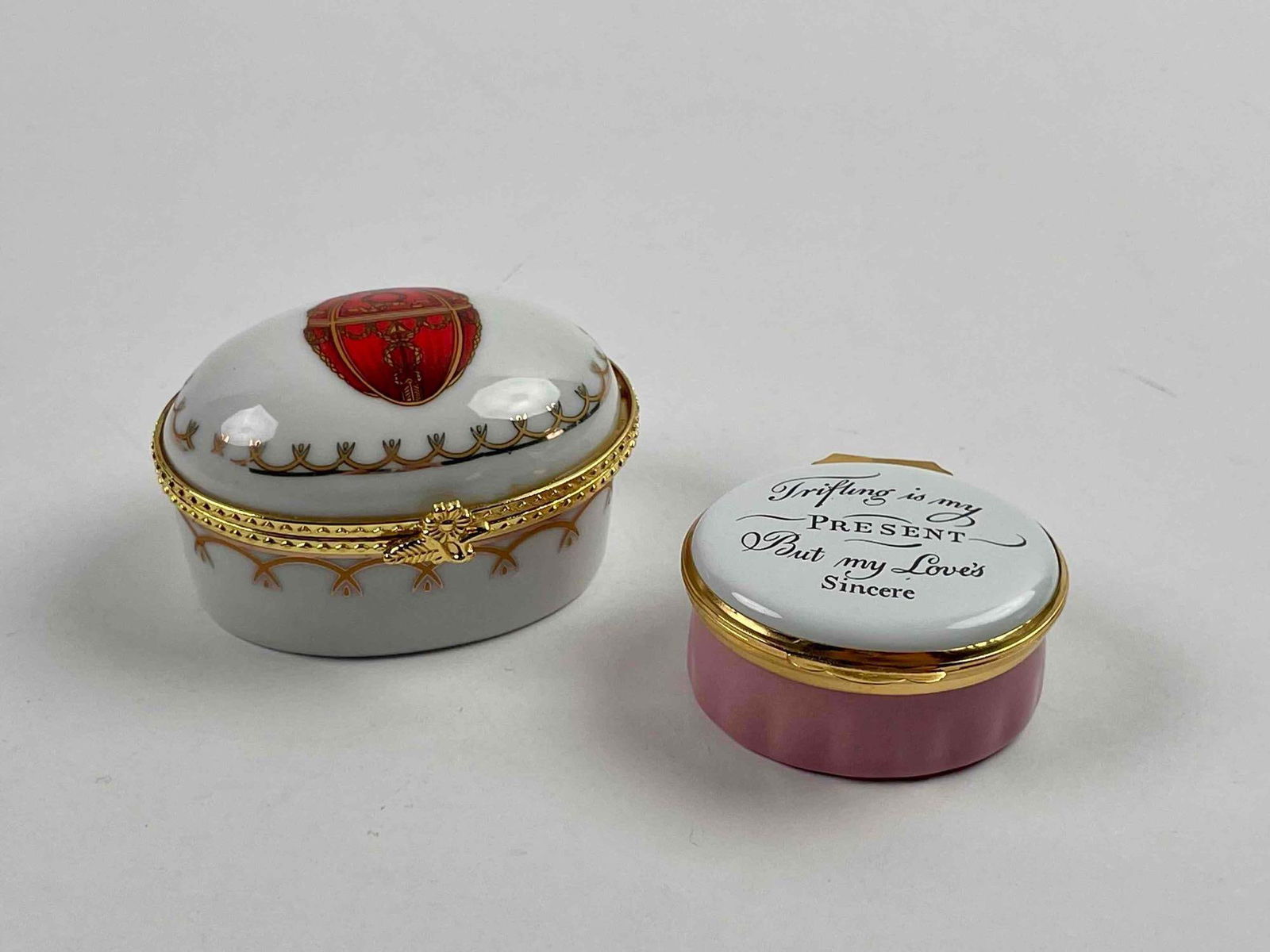 Pair of Hand Painted Enamel Pill Boxes (Williamsburg and Romanov) (1 of 12)