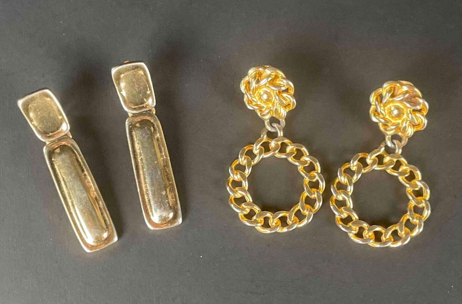 Two Pairs of Erwin Pearl Clip Ons (Gold Tone): Two pairs of Erwin Pearl gold tone earrings. In excellent vintage condition. Hallmarks present. Please see photos for additional details. Dimensions Round: 1.5" x 2.5" Dimensions Rectangle Drops: .5"
