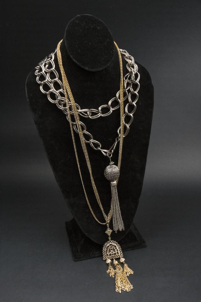 Pair of Costume Jewelry Necklaces (1 of 11)