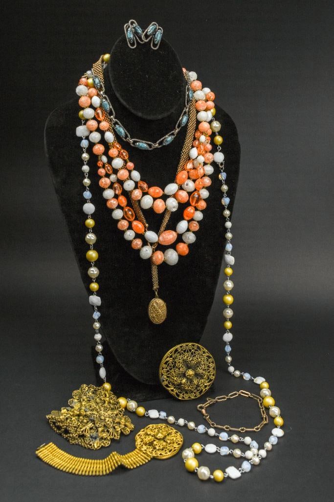 Vintage Costume Jewelry (1 of 12)