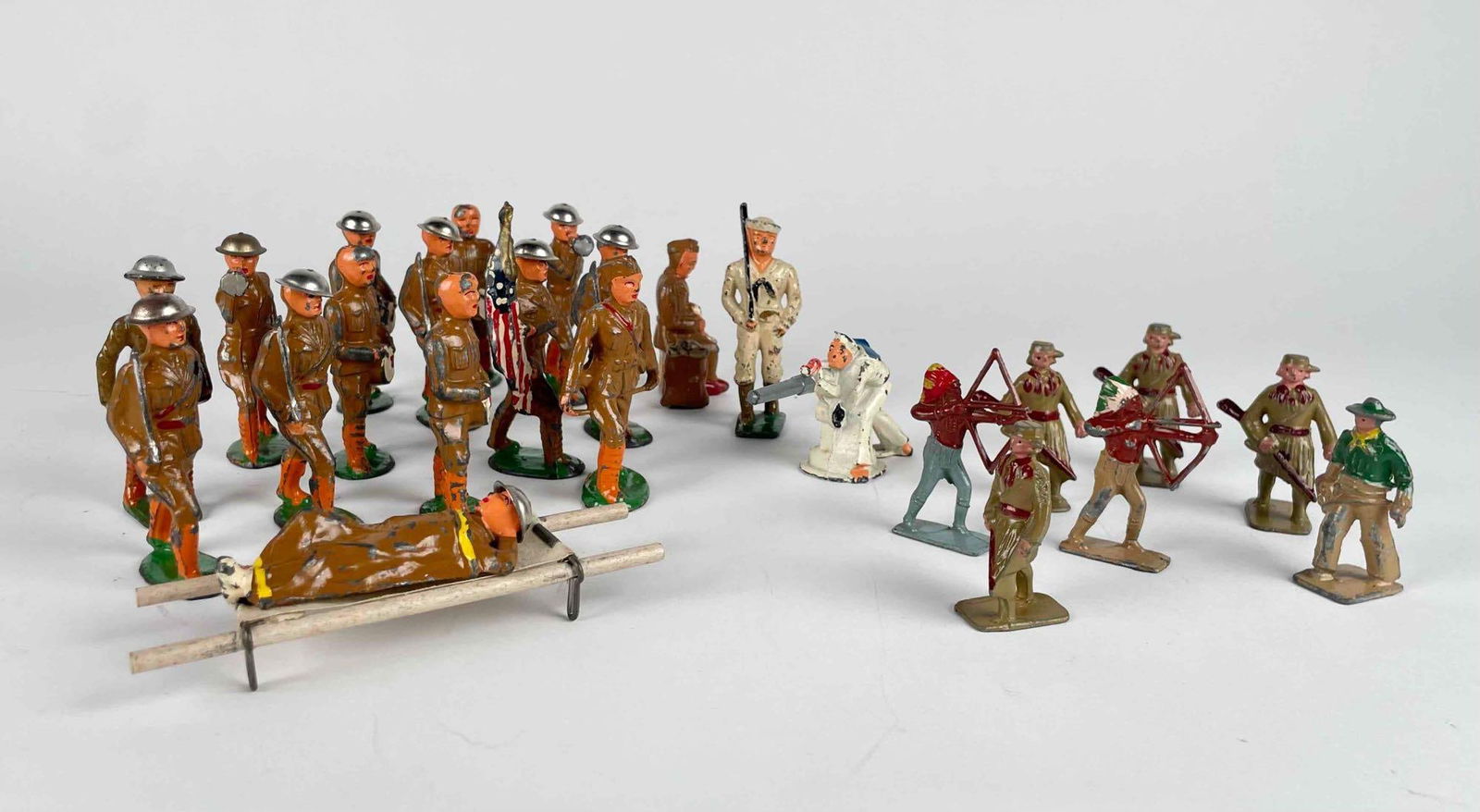 Antique Toy Soldier Lot (Linclon Logs) (1 of 11)