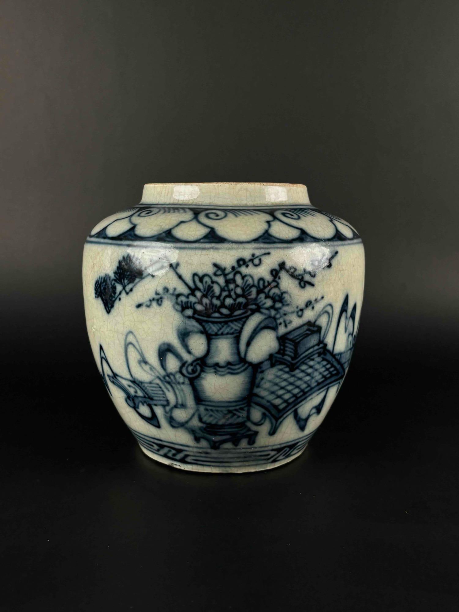 Antique Chinese Blue and White Porcelain Ginger Jar (Late Ming, Qing) (1 of 12)