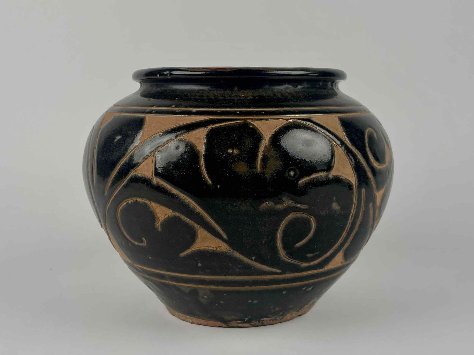 Cizhou Sgraffiato Vase (China, Jin or Xi Xia) (1 of 11)