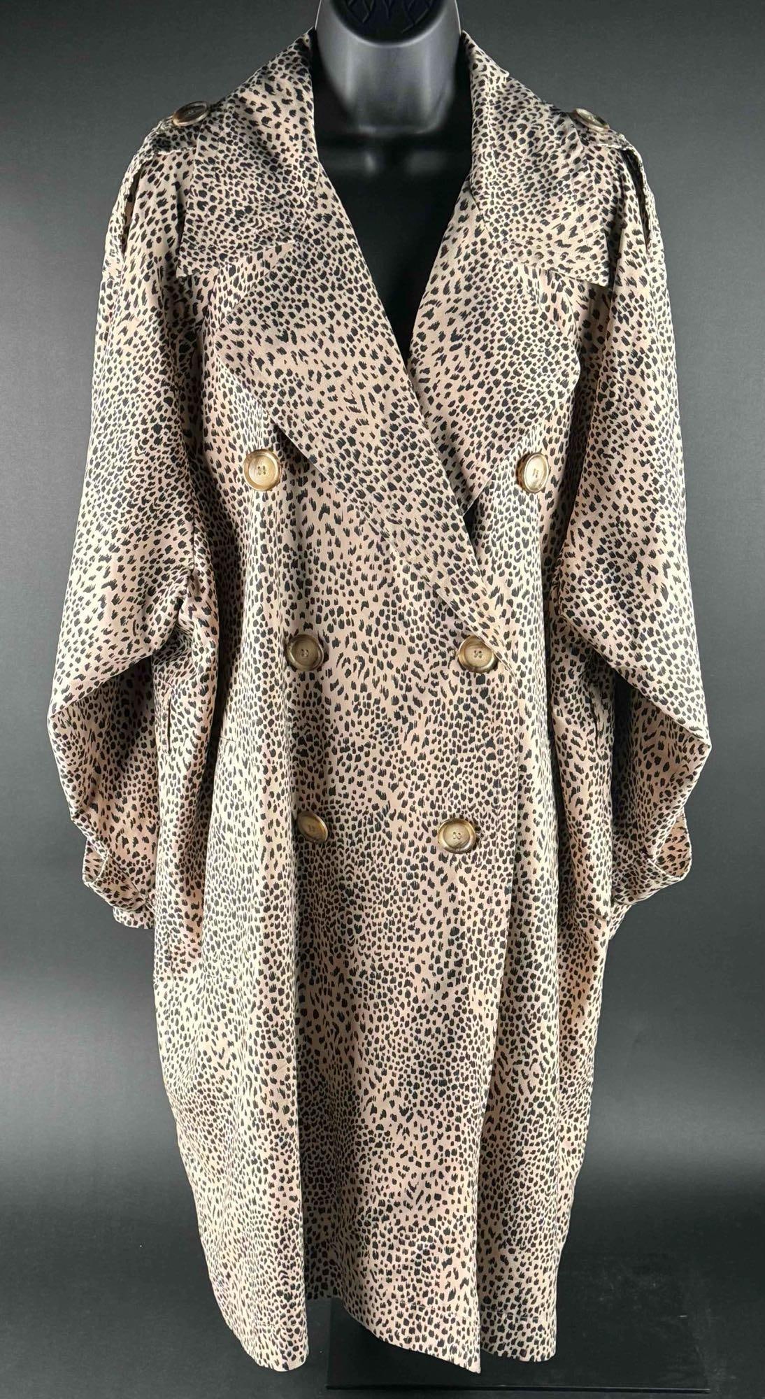 Yves Saint Laurent Trench Coat (1 of 4)