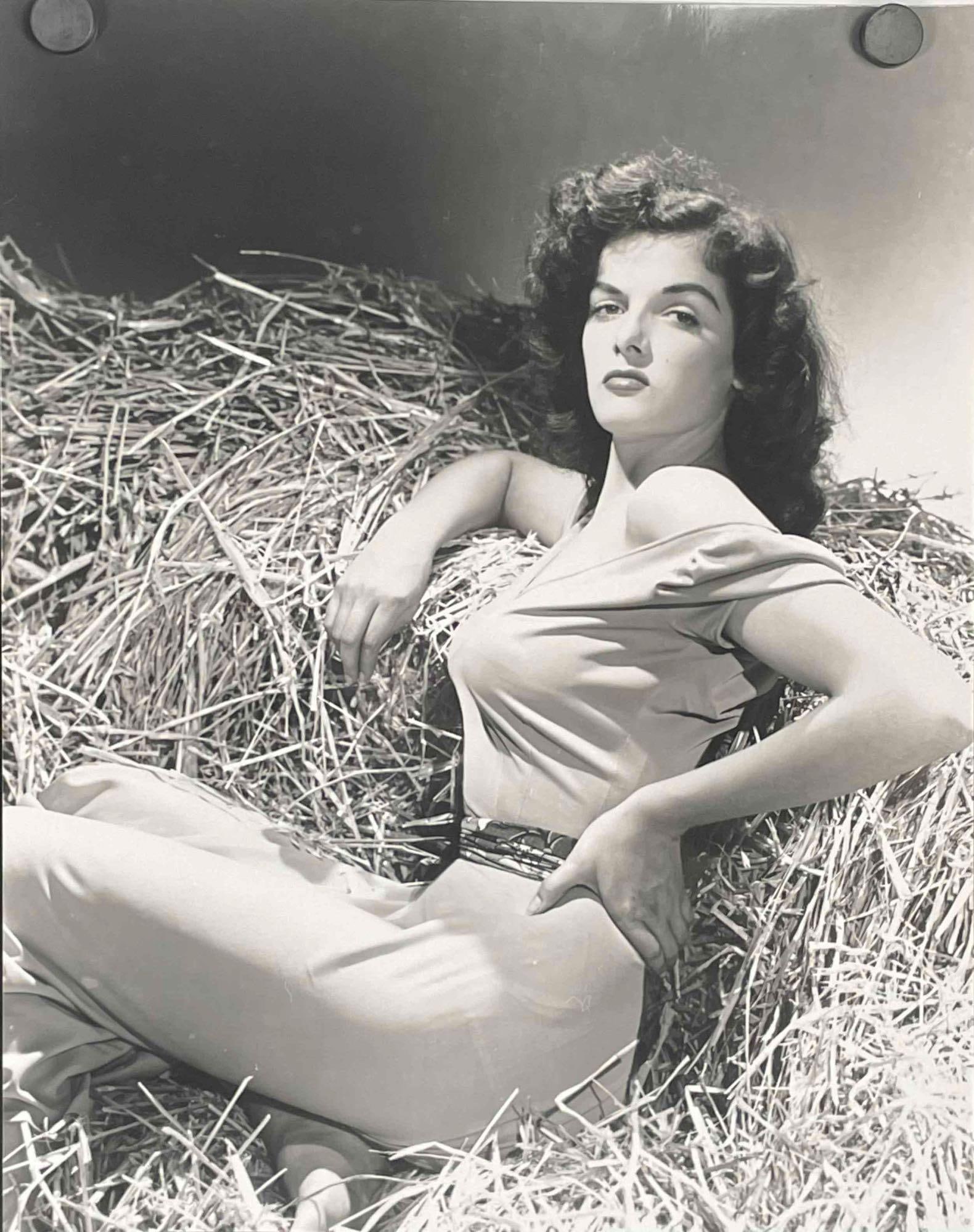 Original Jane Russel Gelatin Silver Print by George Hurrel: Original gelatin silver print of Jane Russel by photographer George Hurrel. Photograph is in excellent condition. Please see photos for additional details. Dimensions: 11" x 12" Please note all lots s