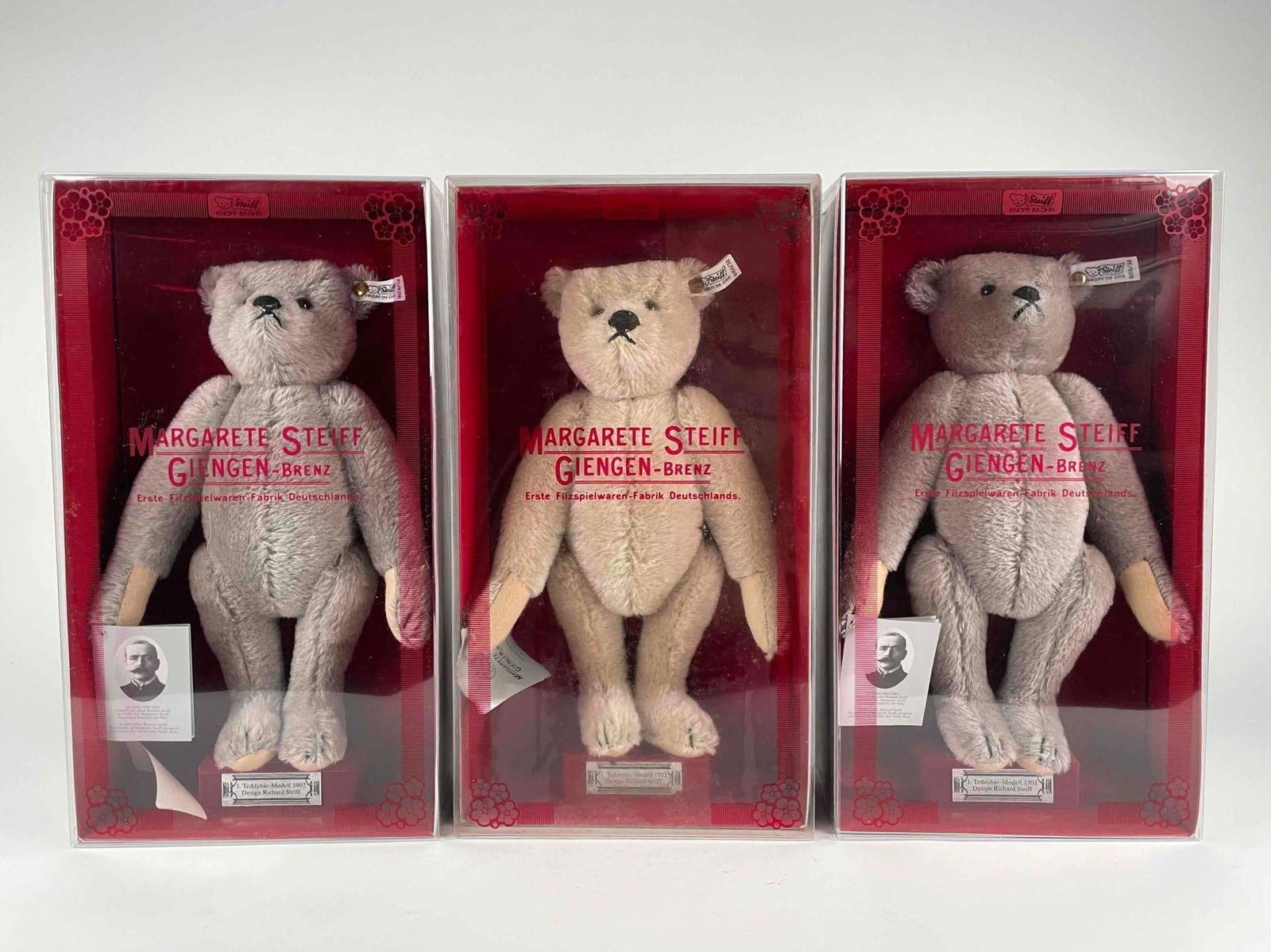 Three Richard Steiff "Giengen-Brenz" Bears in Original Packaging (1983 Reproduction) (1 of 10)