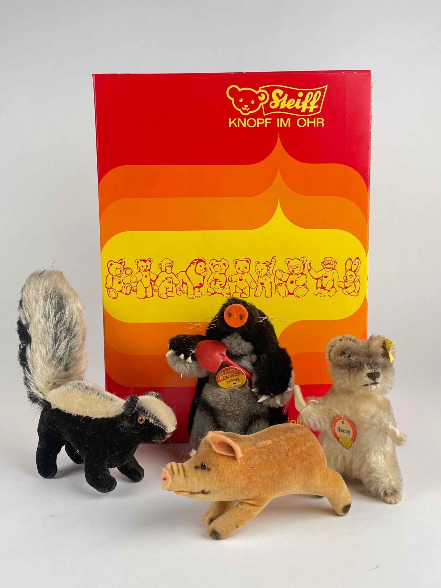 Four Steiff Animals (Mole, Skunk, Boar, Raccoon) (1 of 12)