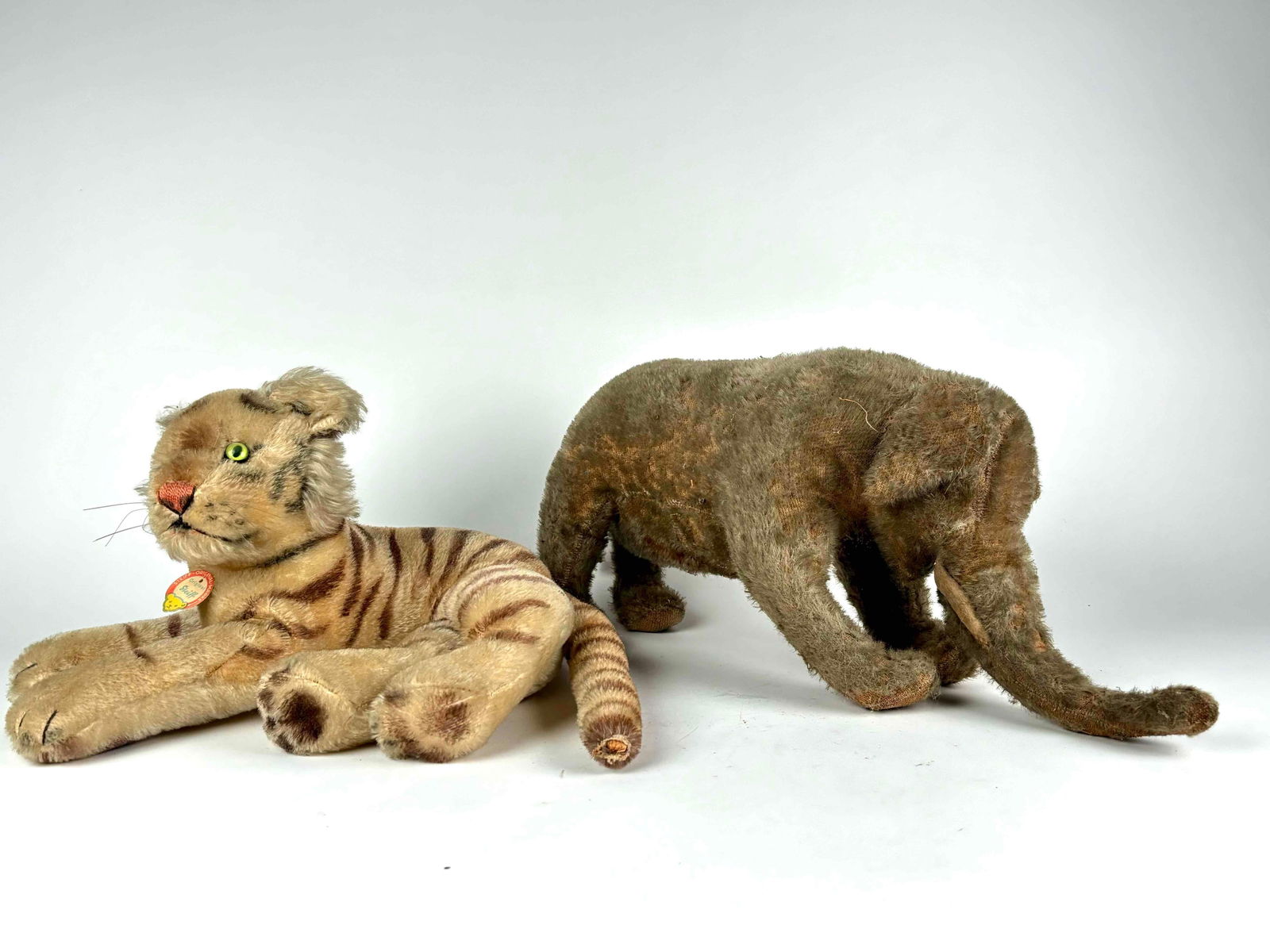 Steiff Straw Tiger and Elephant (1 of 12)