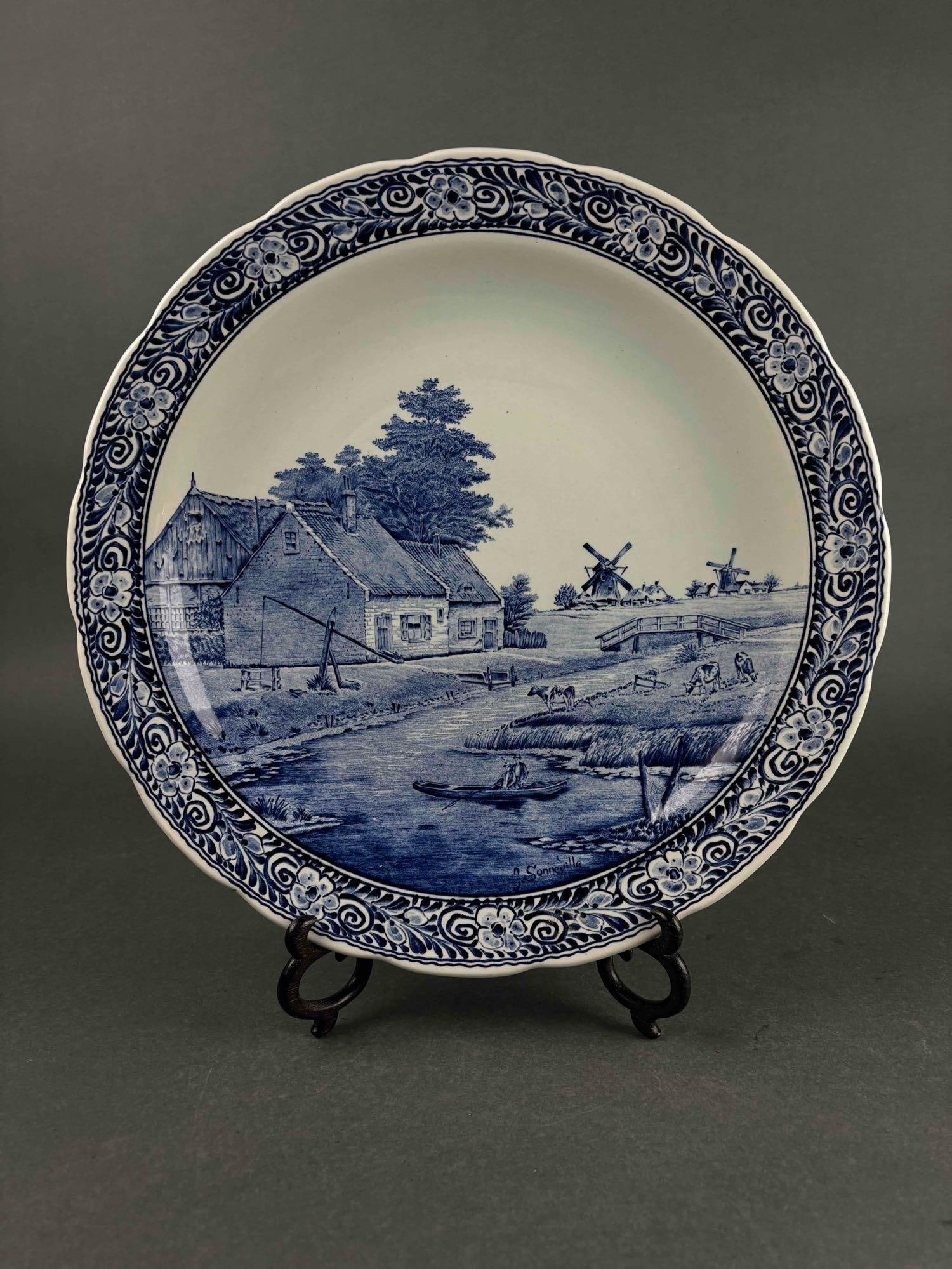 Large Delft Blue and White Charger (Royal Sphinx) (1 of 6)