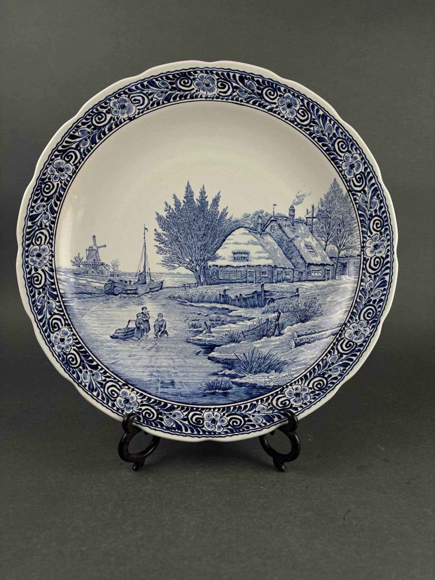 Large Delft Blue and White Charger (Royal Sphinx) (1 of 6)