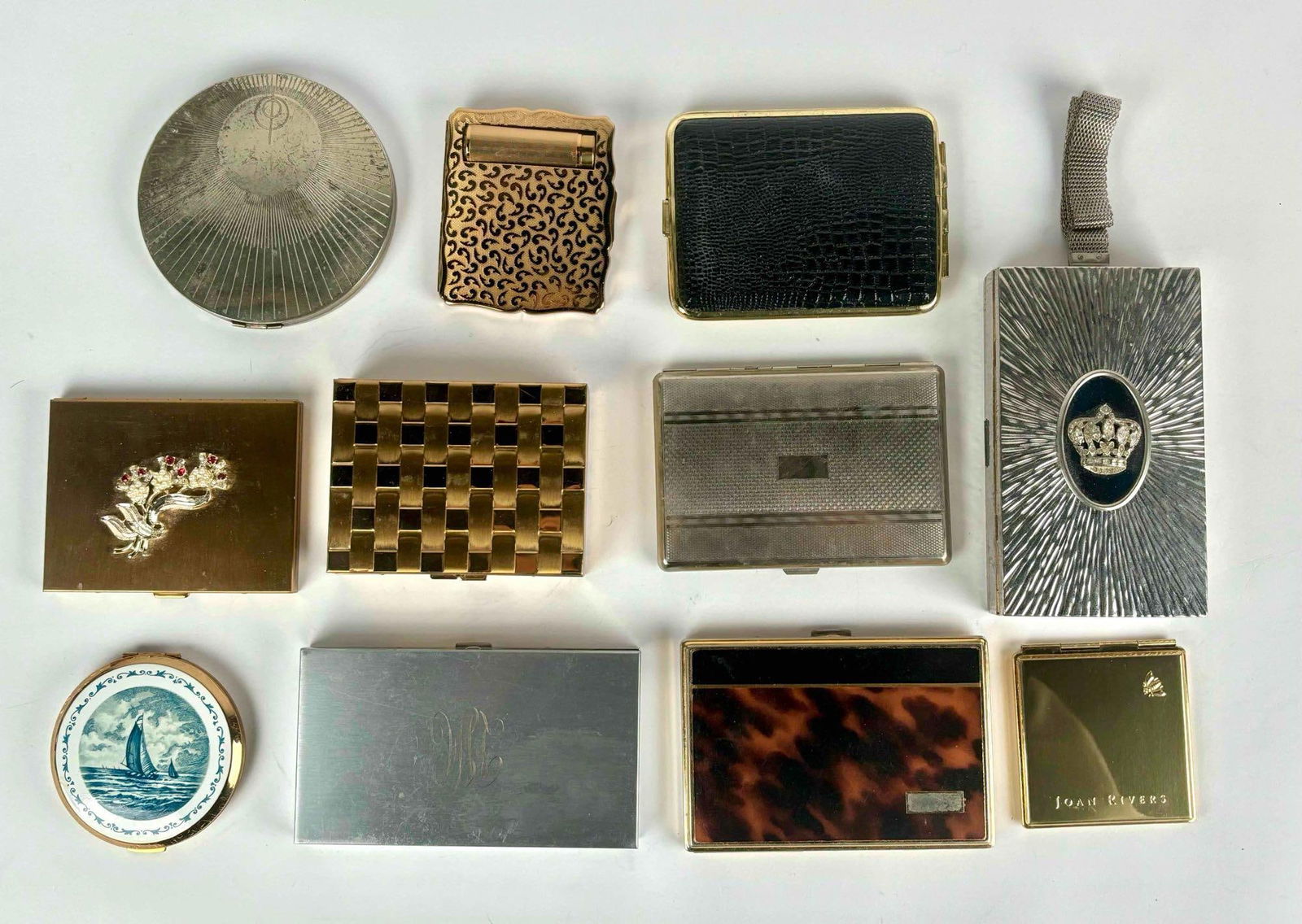 Assorted Womens Compacts (Art Deco and Modern) (1 of 7)