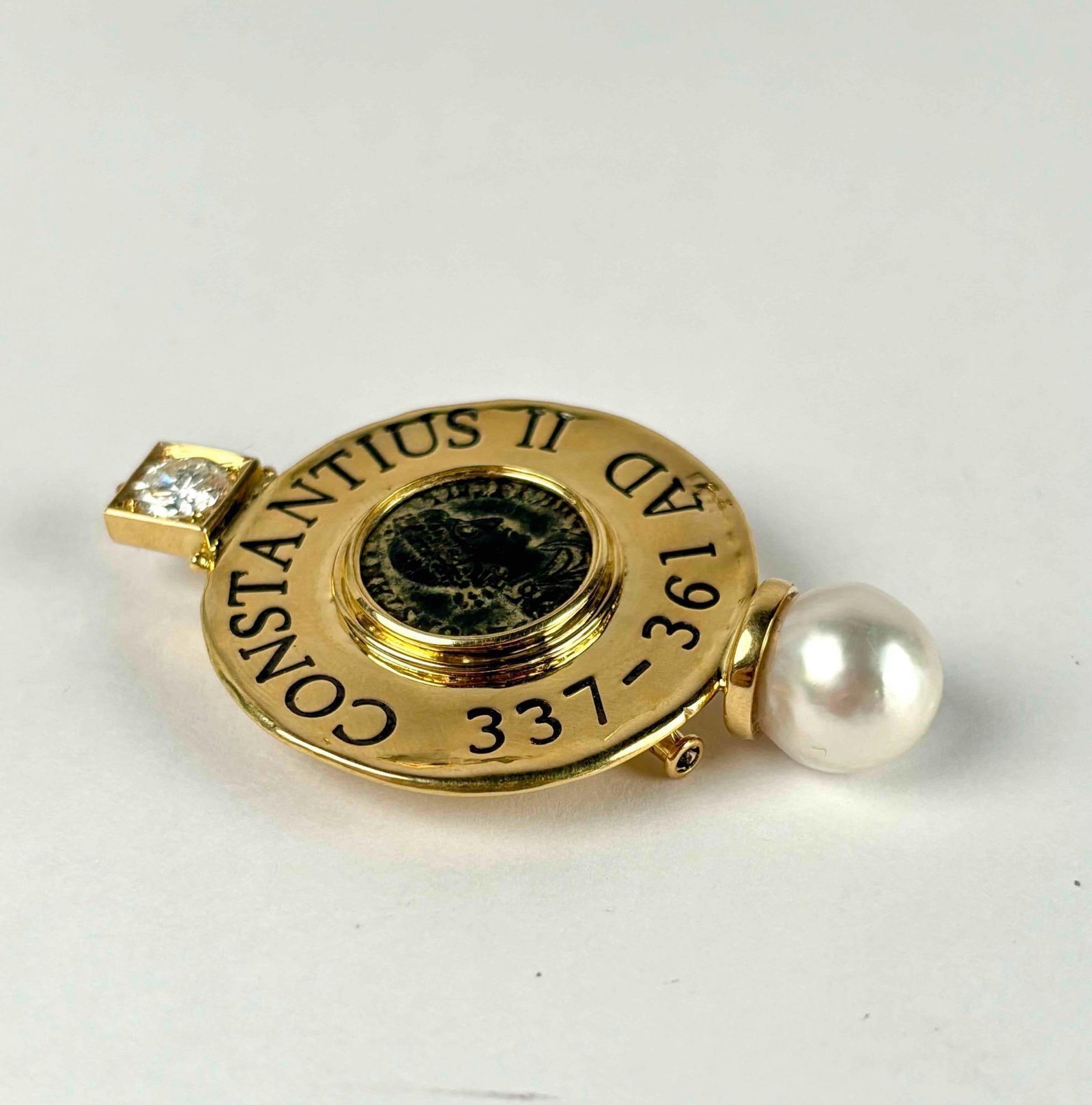 Elizabeth Gage "Constantius" Diamond and Pearl Brooch (.95 ctw) (1 of 9)