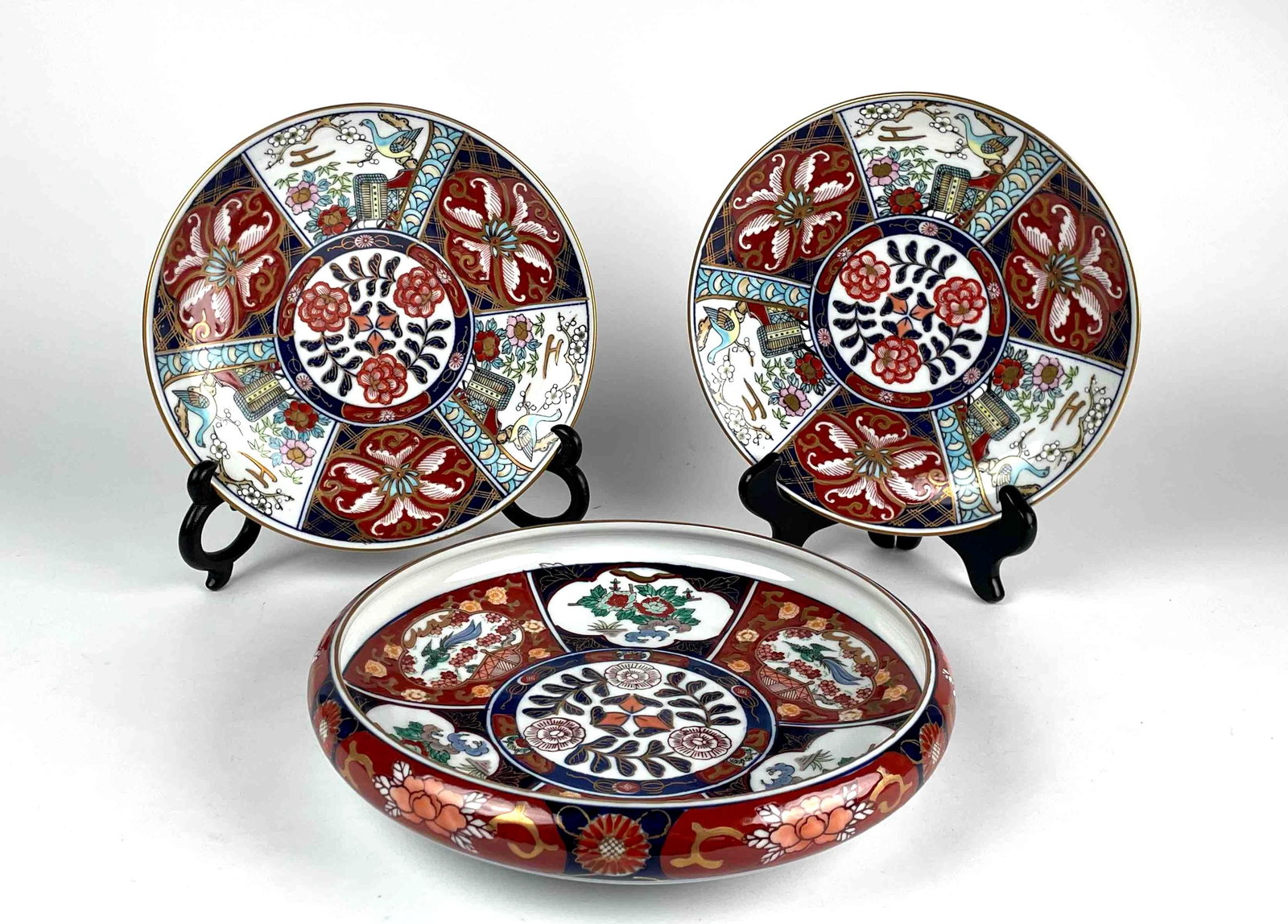 Japanese Gold Imari Porcelain Plates and Flat Bowl (1 of 12)