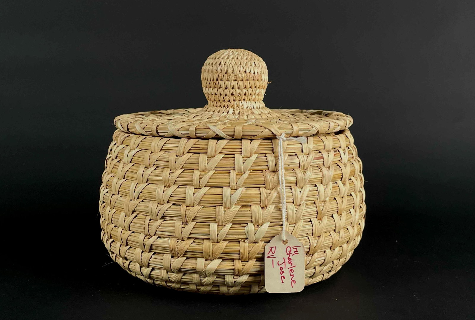 Native American Charlene Jose Handwoven Buffalo Grass Basket (1 of 9)