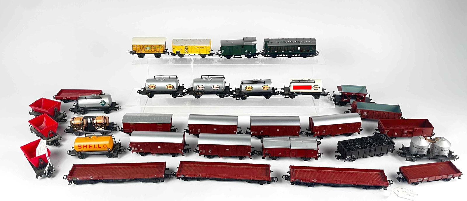 Group of Marklin HO Scale Model Freight Cars (Tank Cars, Silo Cars, Flatbeds, Wagons) (1 of 12)