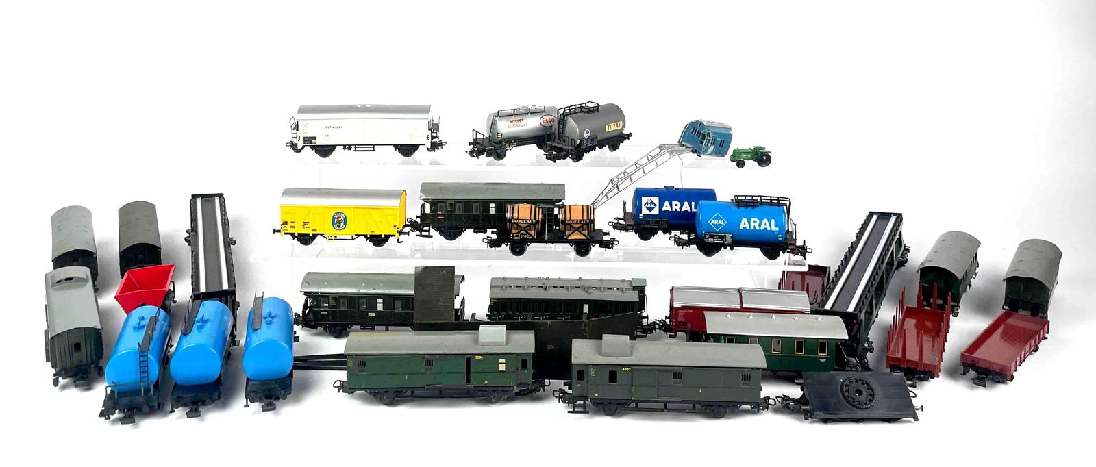 Assorted Marklin HO Scale Freight Cars (Tankers, Flatbeds, and Passenger Coaches, Etc.) (1 of 12)