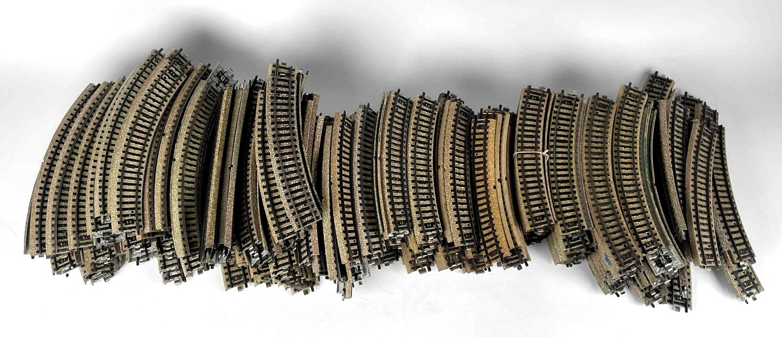 Various Marklin Curved Train Tracks (3601A, 5100, 5120) (1 of 11)