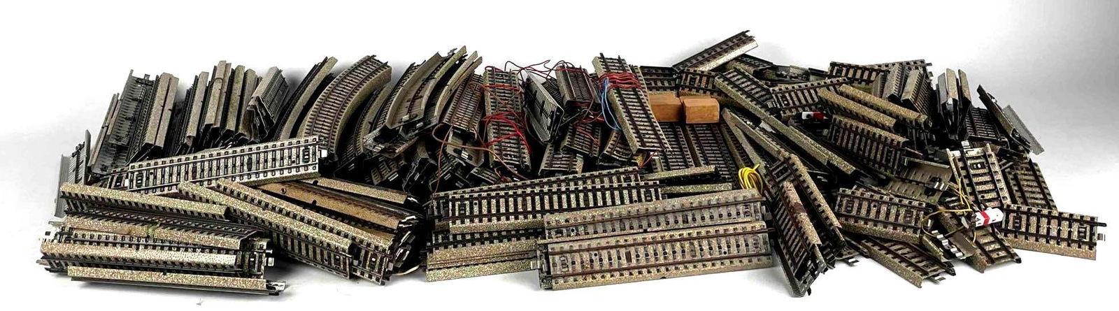 Various Marklin M Train Tracks (5106, 5200 1/1, 5106 1/1, 5129, 5110 1/8) (1 of 11)