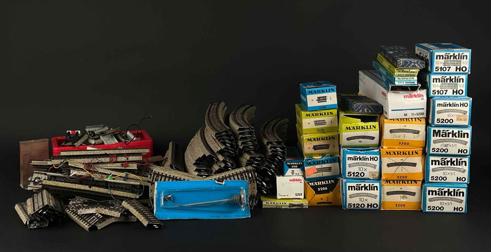 Large Set of Marklin HO Scale Train Tracks (5120, 5200, 5111, 5107, 5106, Etc.) (1 of 12)