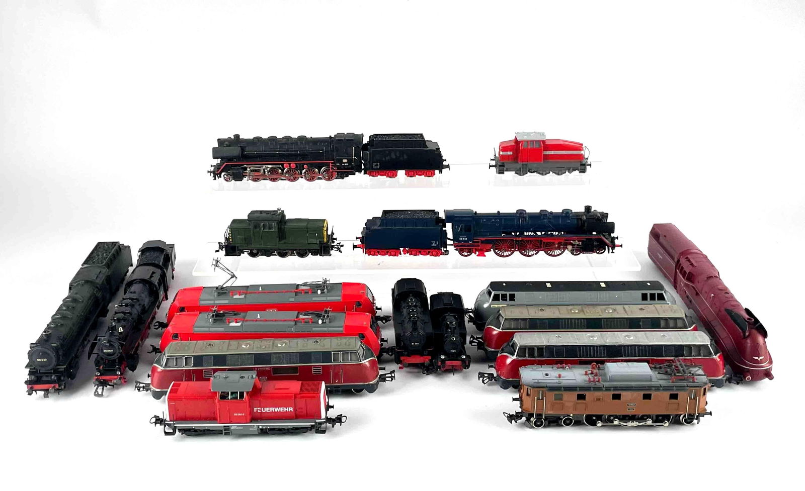 Large Group of Marklin HO Scale Model Trains (Diesel and Electric Locomotives) (1 of 12)