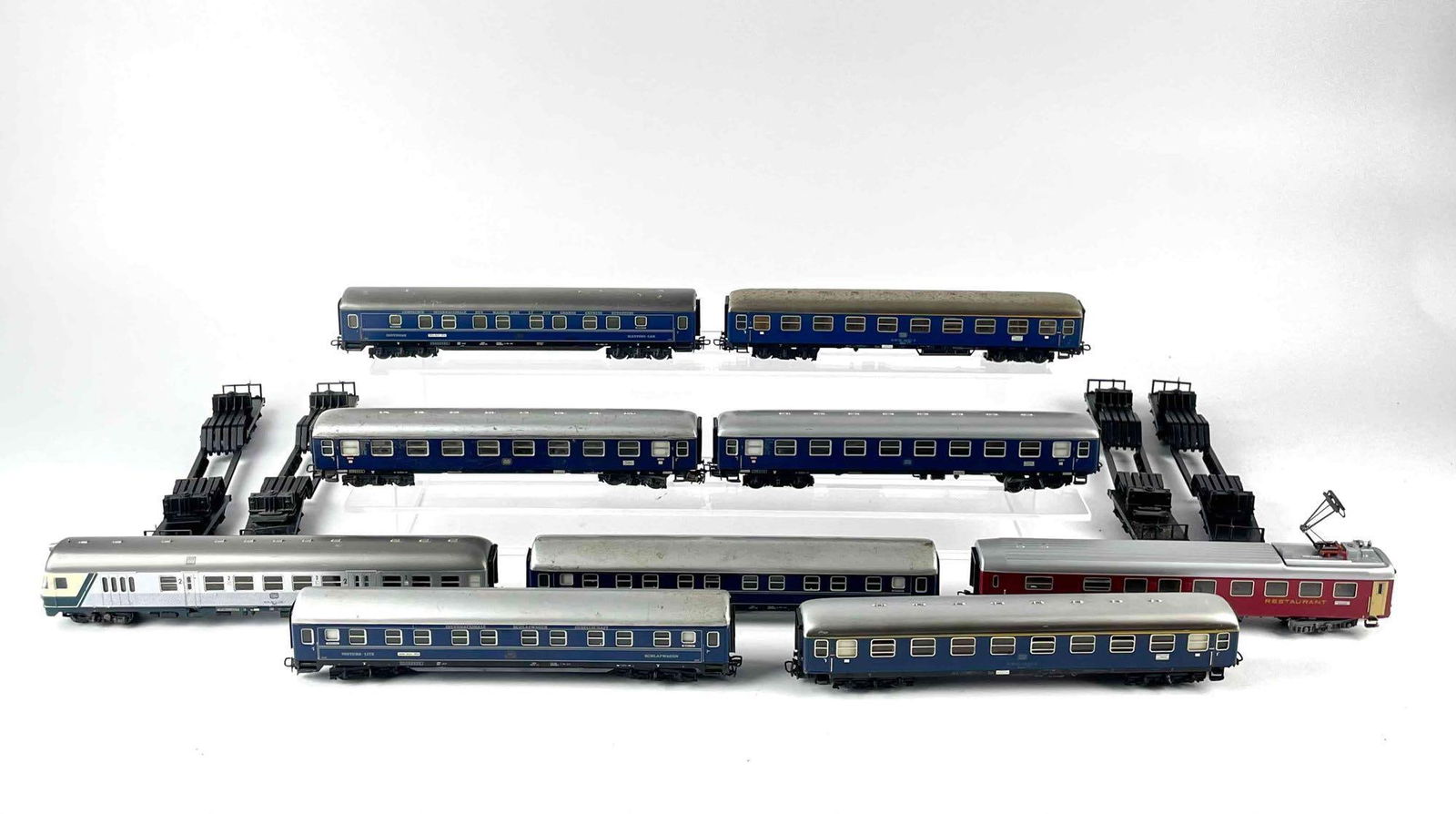 Group of Marklin Model Trains (Passenger Coaches, Specialized Cars, Flatbeds) (1 of 12)