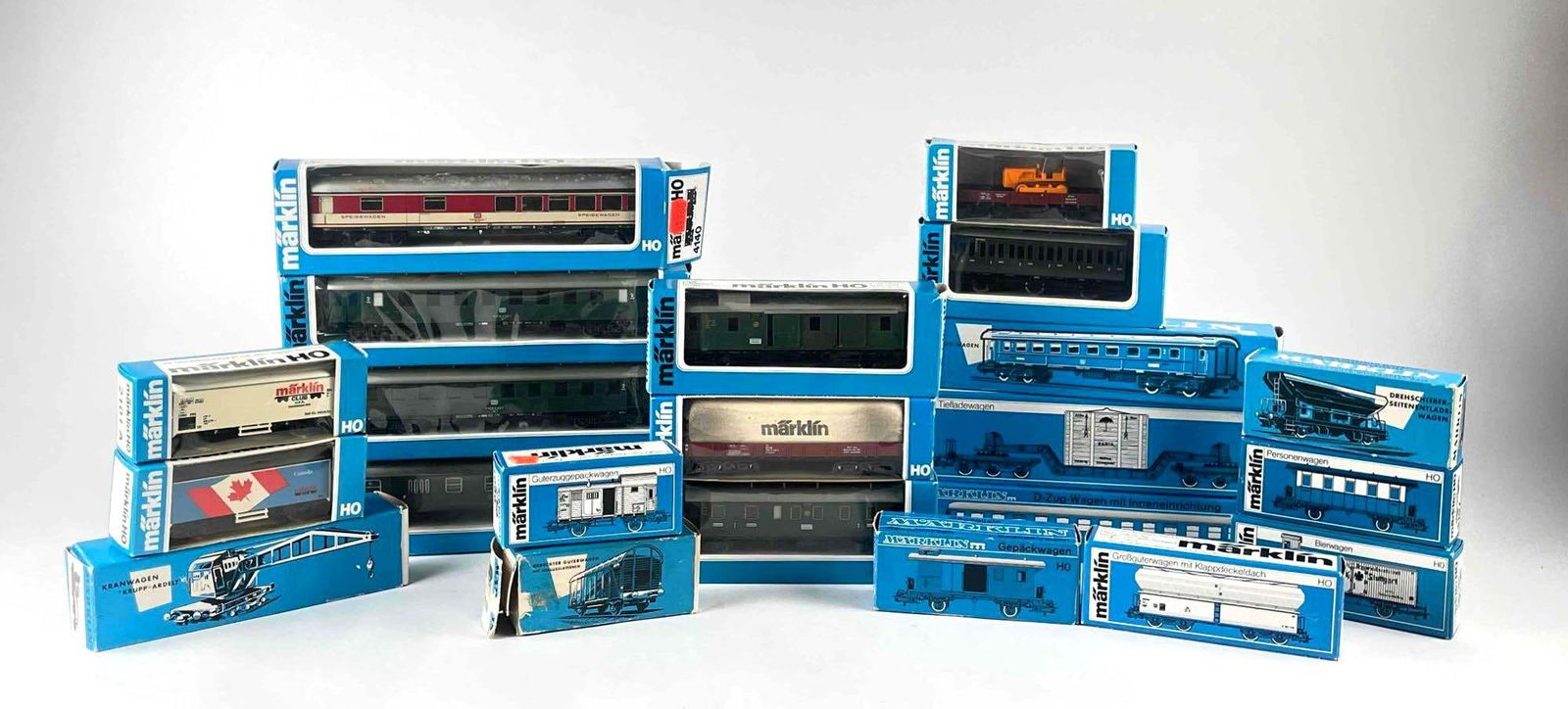 Group of Marklin HO Scale Items (4506, 4475, 4611, 4618, 4631, 4424, 4134, Etc.) (1 of 12)