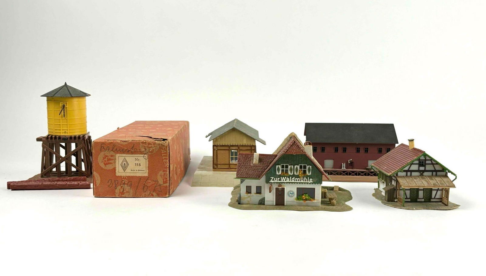 Six Vintage HO Train Buidlings (Faller and Bachmann) (1 of 12)