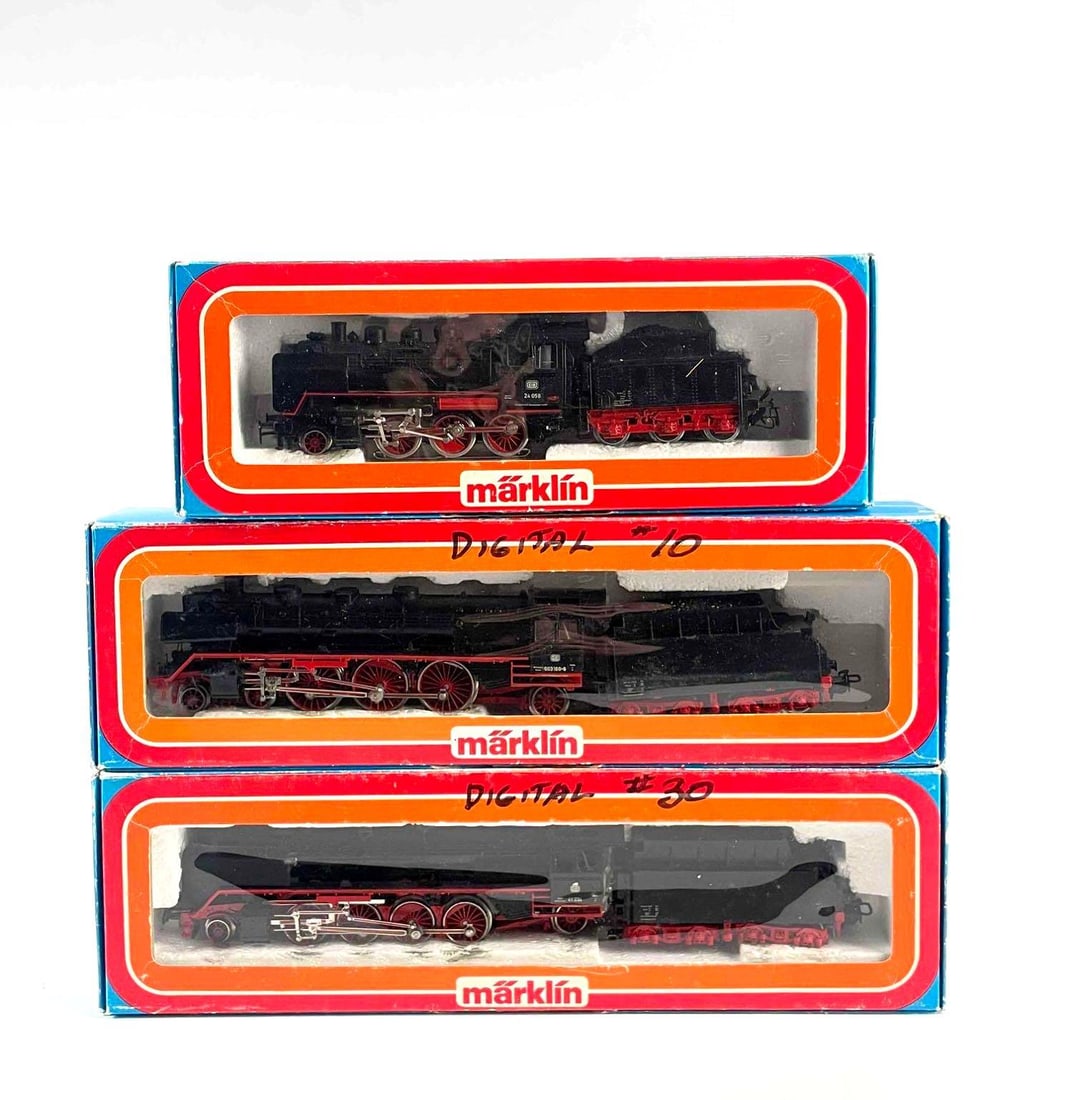 Three Marklin HO Scale Steam Engines in Original Boxes (3003, 3082, 3083) (1 of 12)