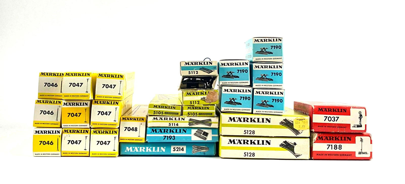 Group of Marklin HO Scale Model Train Tracks and Railway Accessories (1 of 11)