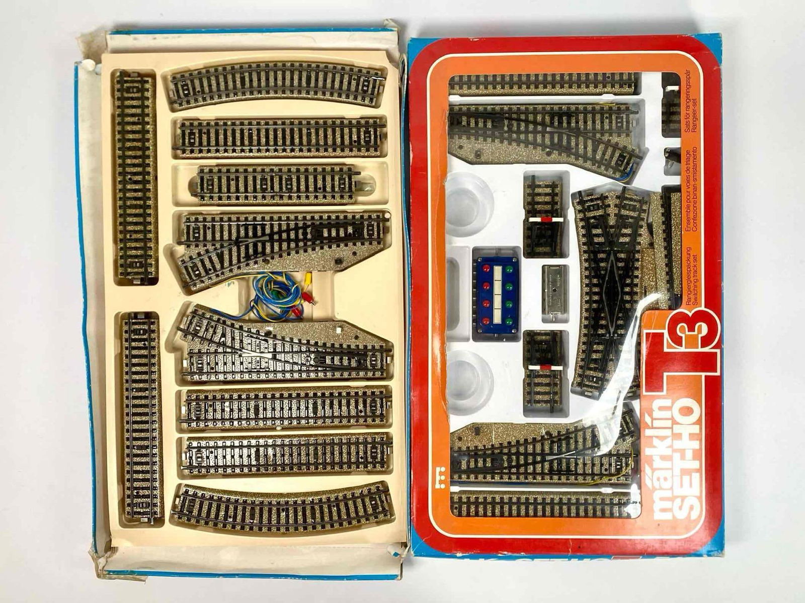 Two Vintage Marklin HO Model Train Sets (T3 5194, 5190) (1 of 12)