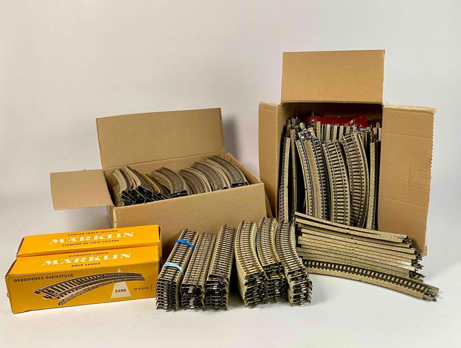 Group of Marklin HO Scale Model Tracks (5106, 5070, 5200) (1 of 12)