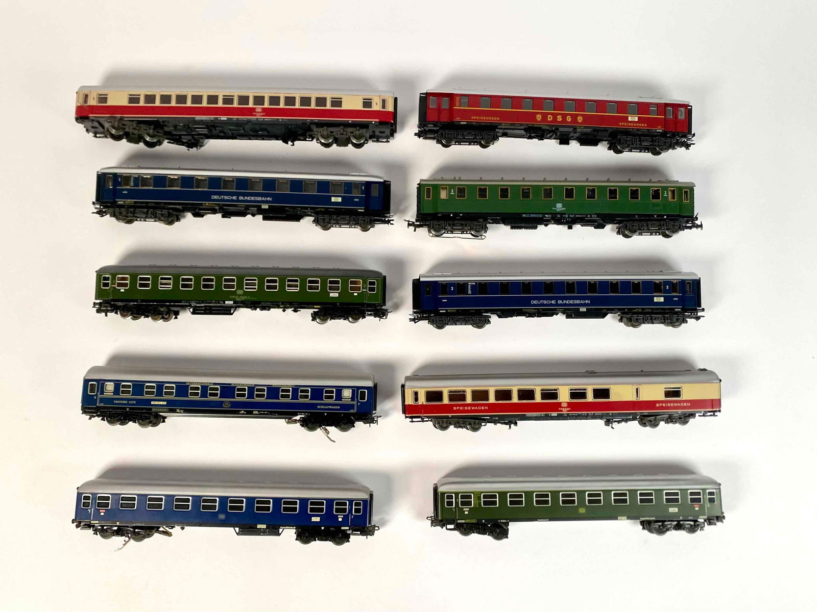 Group of Ten Marklin HO Scale Model Trains (Passenger Cars) (1 of 12)