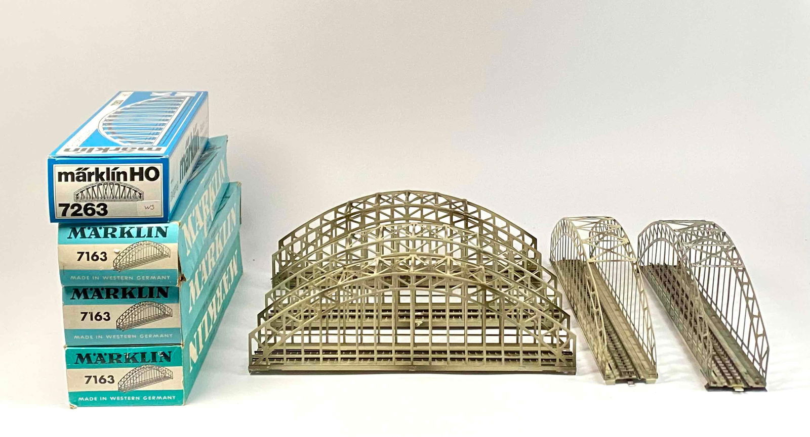 Group of Marklin HO Scale Model Bridges (7163, 7263) (1 of 12)