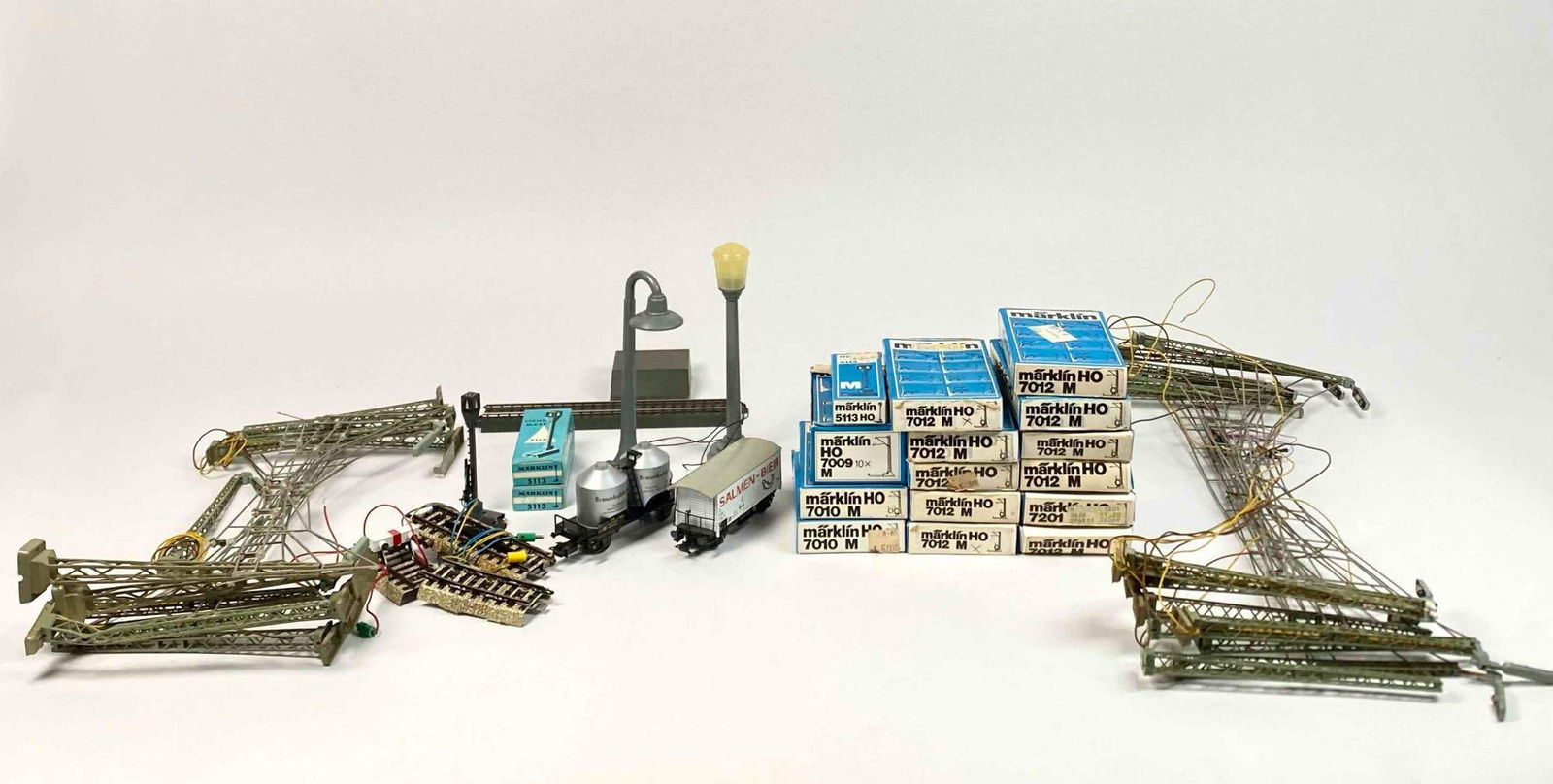 Group of Marklin HO Scale Railway Trains, Tracks, and Accessories (1 of 9)