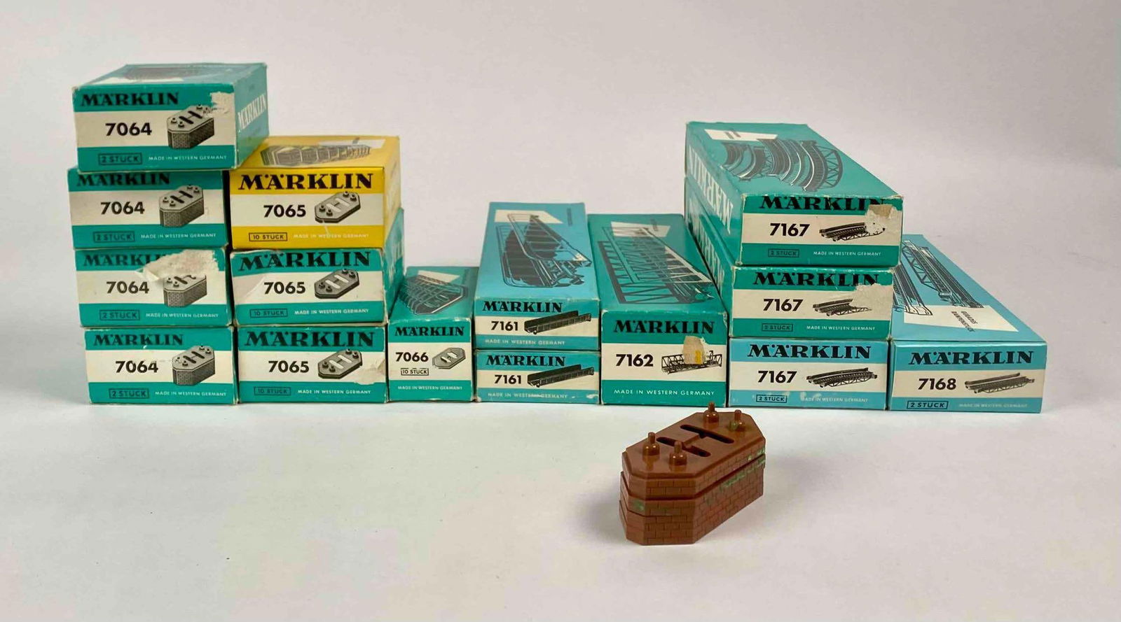 Marklin Bridge Accessories (1 of 12)