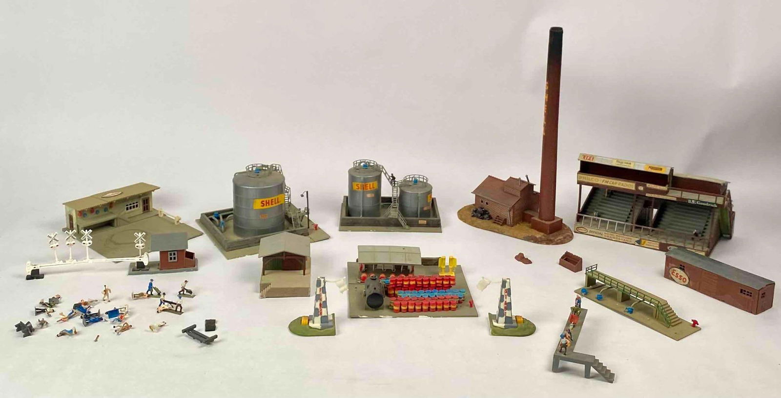 Railway Layout Buildings and People (1 of 12)