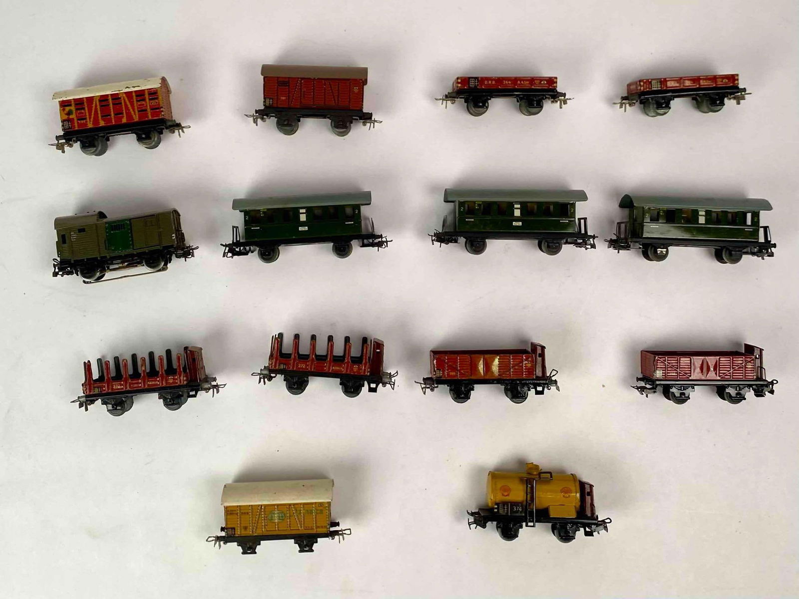 Fourteen Marklin Metal Railway Cars (1 of 12)