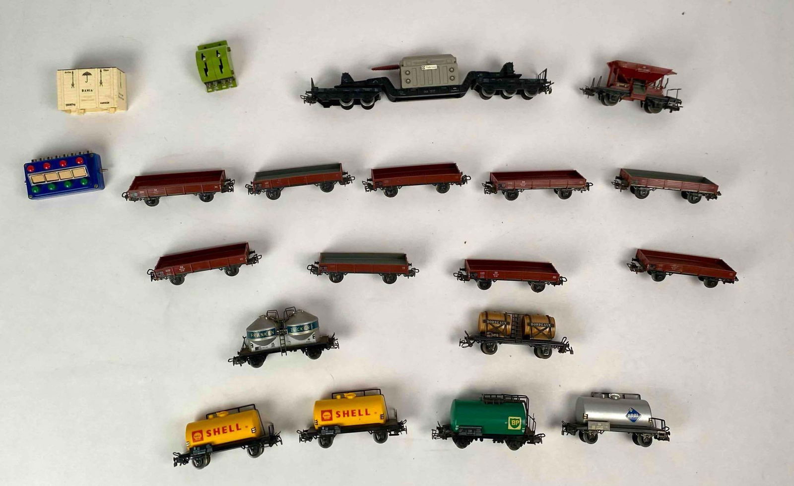 Trix Express Switch and Marklin Railway Accessories (1 of 12)