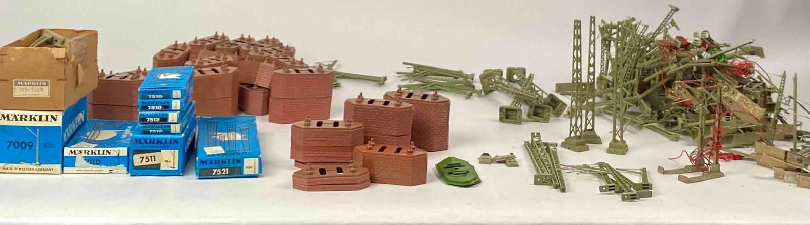 Marklin Masts and Bridge Piers (1 of 12)