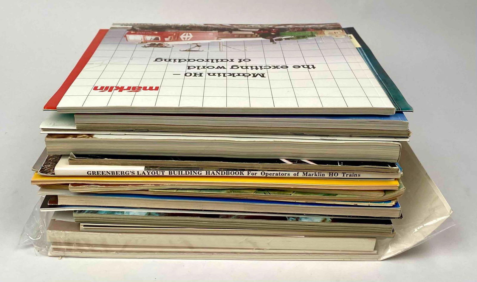 Marklin Catalogs and Instructions (1 of 4)