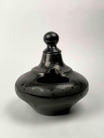 Carmelita Dunlap Vase with Top