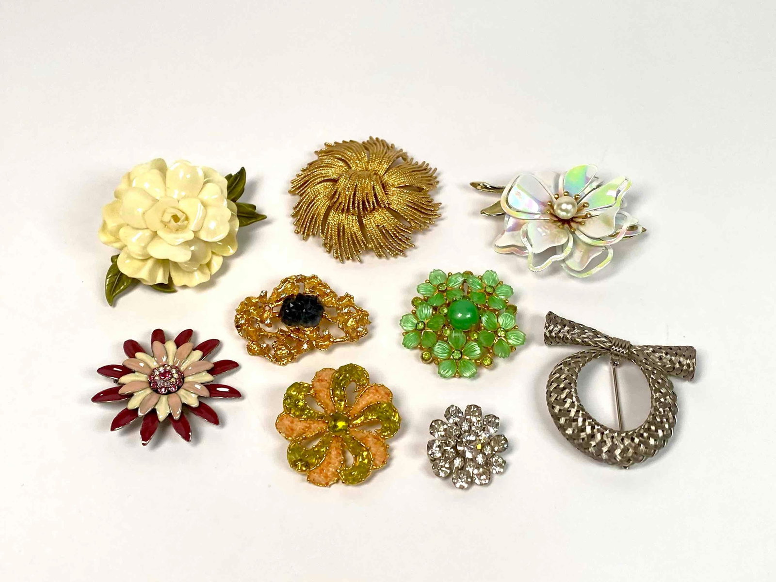 Assorted Vintage Brooches (1 of 12)