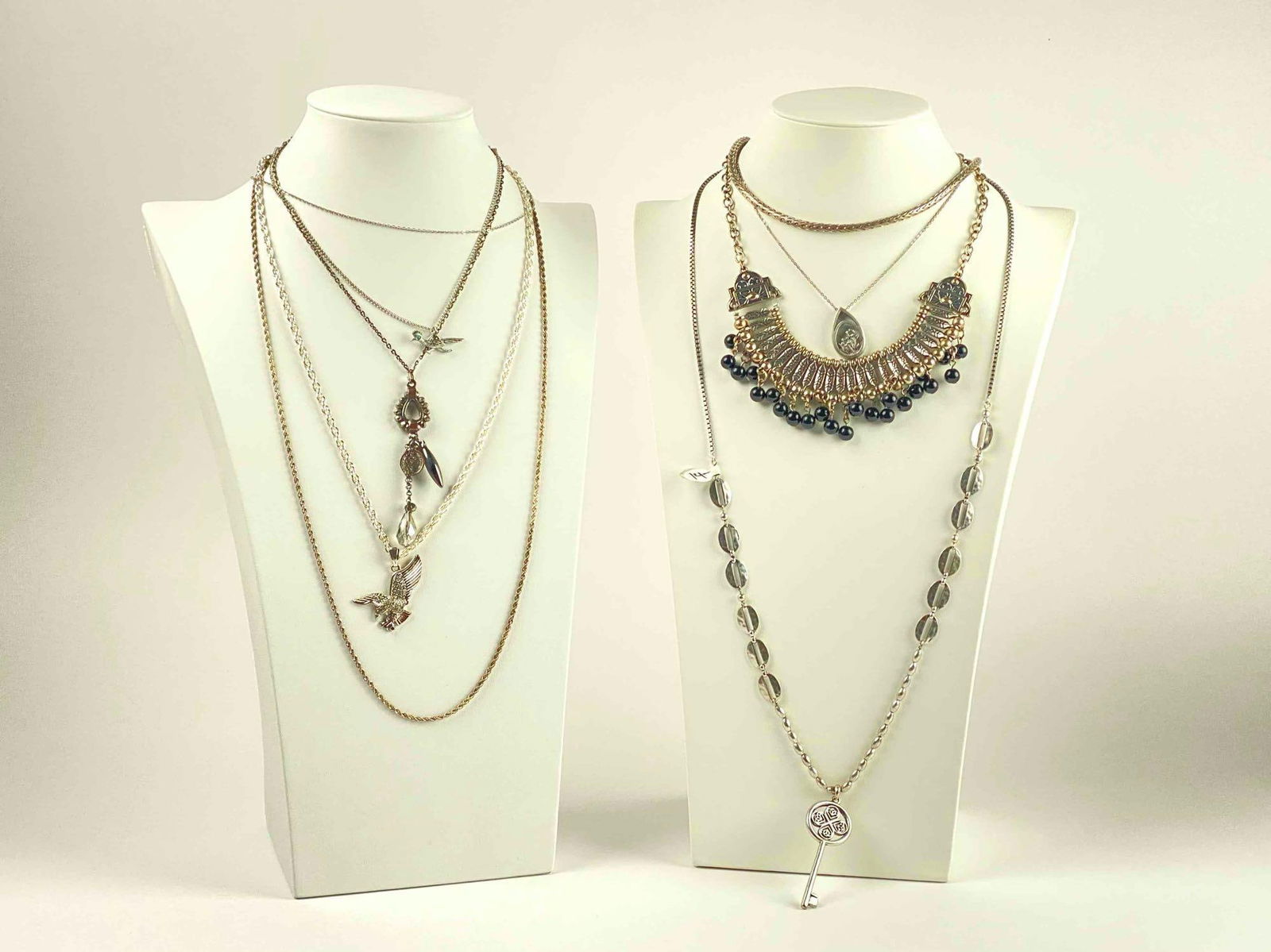 Group of Silver Toned Necklaces (1 of 12)