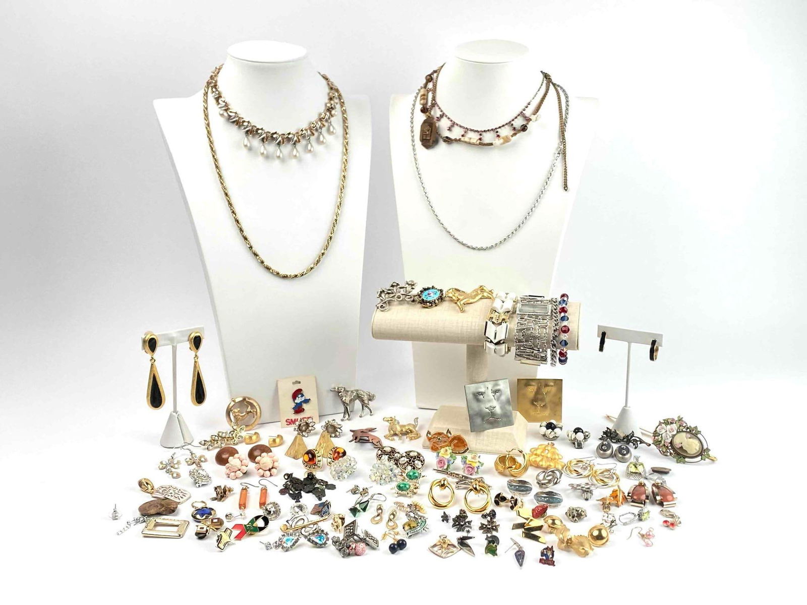Large Group of Assorted Costume Jewelry (Earrings, Necklaces, Bracelets, Brooches) (1 of 12)