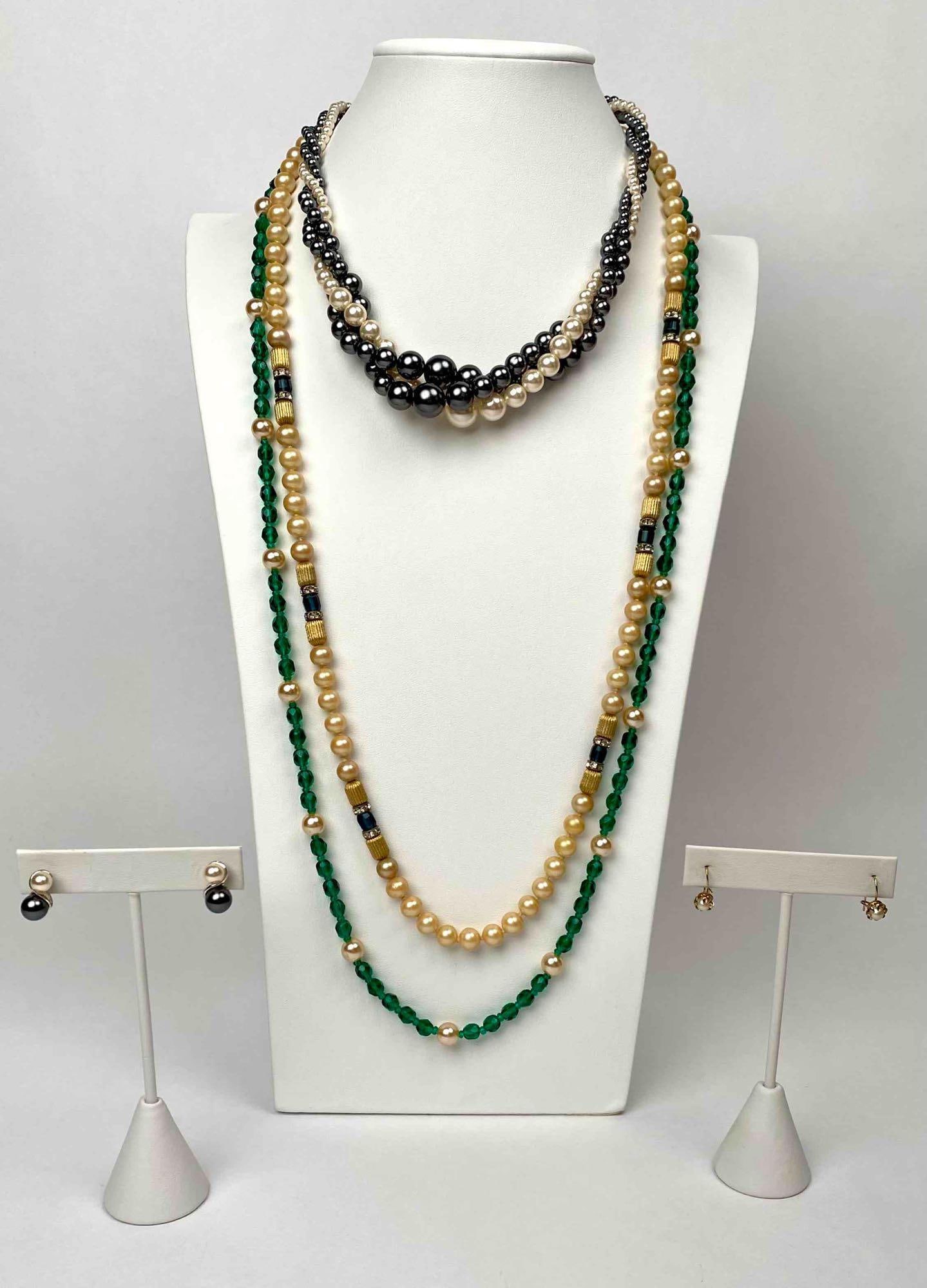 Vintage Glass Pearl Necklaces and Earrings: Vintage Glass Pearl Necklaces and Earrings. Lot includes RMN matching set. Items are in good to excellent condition. Please see photos for additional details. Dainty Drop Earrings: 0.5" RMN Earrings: 