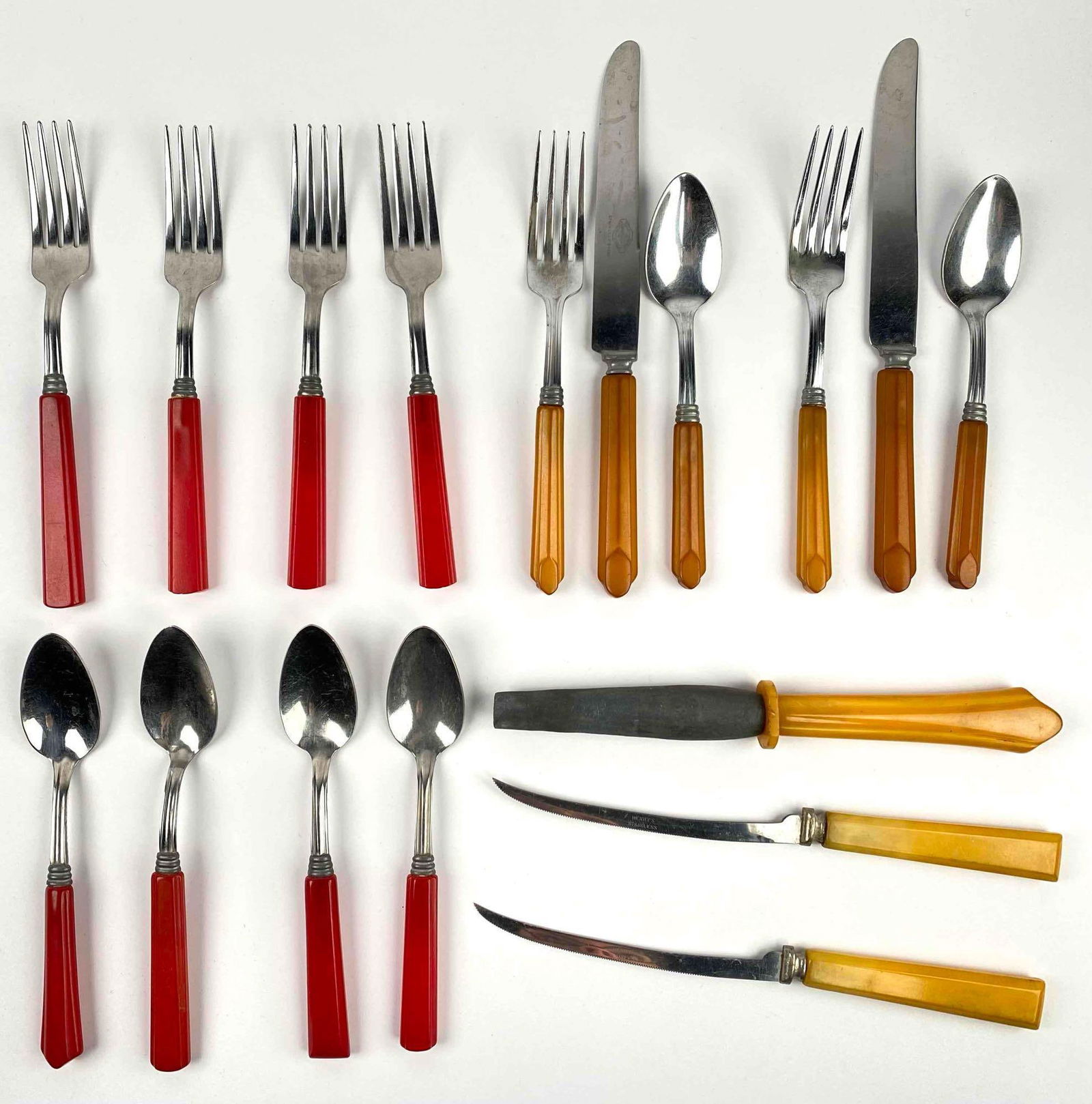 17 Piece Bakelite Flatware (1 of 12)