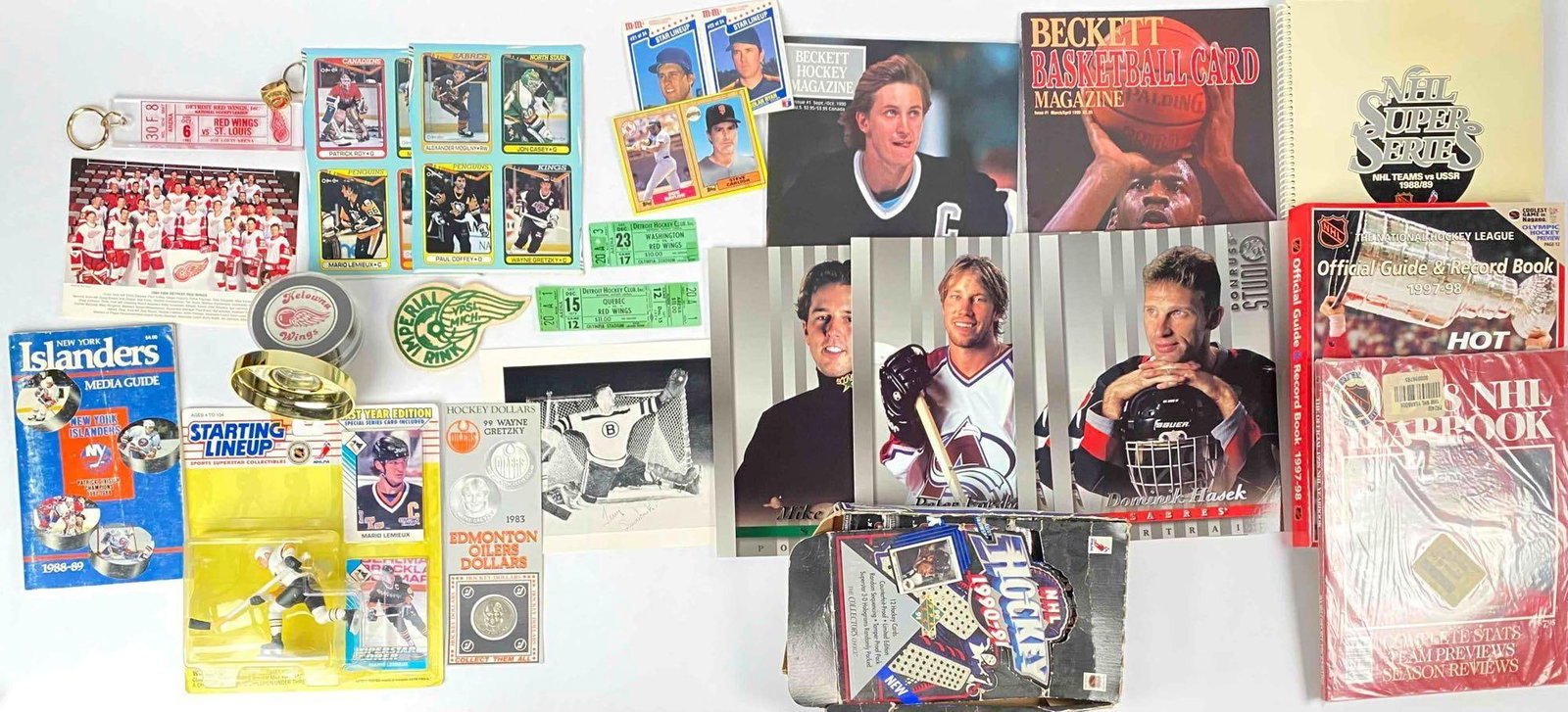Lot of 25 Hockey, Baseball, and Basketball Ephemera, Late 20th Century (1 of 11)