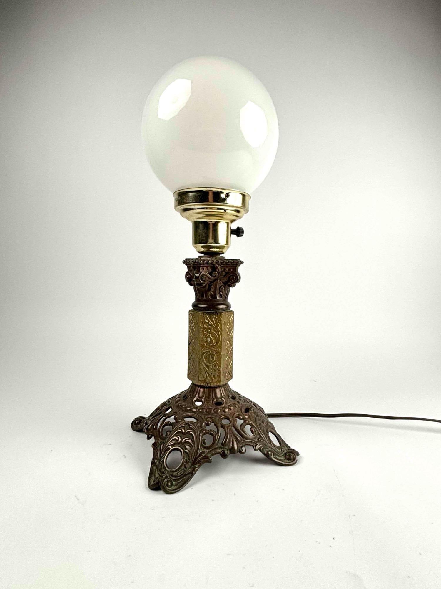 NB and IW Victorian Brass Lamp (1 of 10)